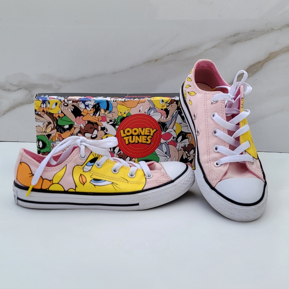 Converse | Chuck Taylor All-Star Looney Tunes Tweety Bird Sneakers Size 2